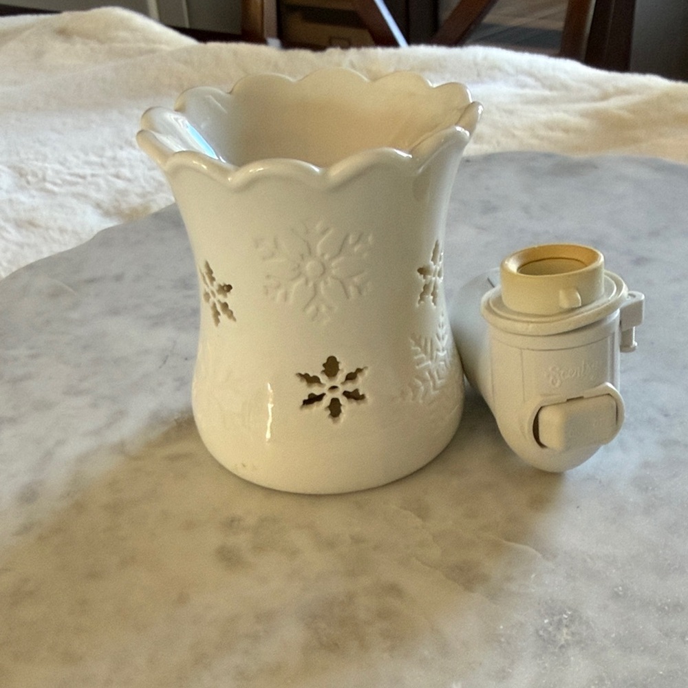 White Snowflake Ceramic Warmer by Scentsy